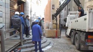 Projet Horloges d'Altitude : Livraison des matériaux pour le chantier-école de la Collégiale.