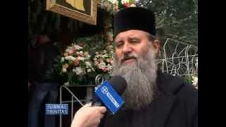sursa:  http://www.doxologia.ro/video/hramul-sfintei-cuvioase-parascheva/vesmintele-sfintei-cuvioase-parascheva
