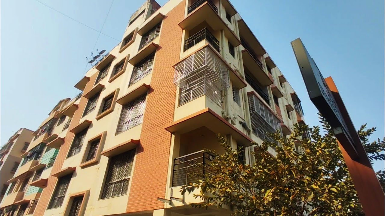 Hig S/W 1400 Sqft Large 2 Bhk or make it a 3 Bhk Flat at Near New Town