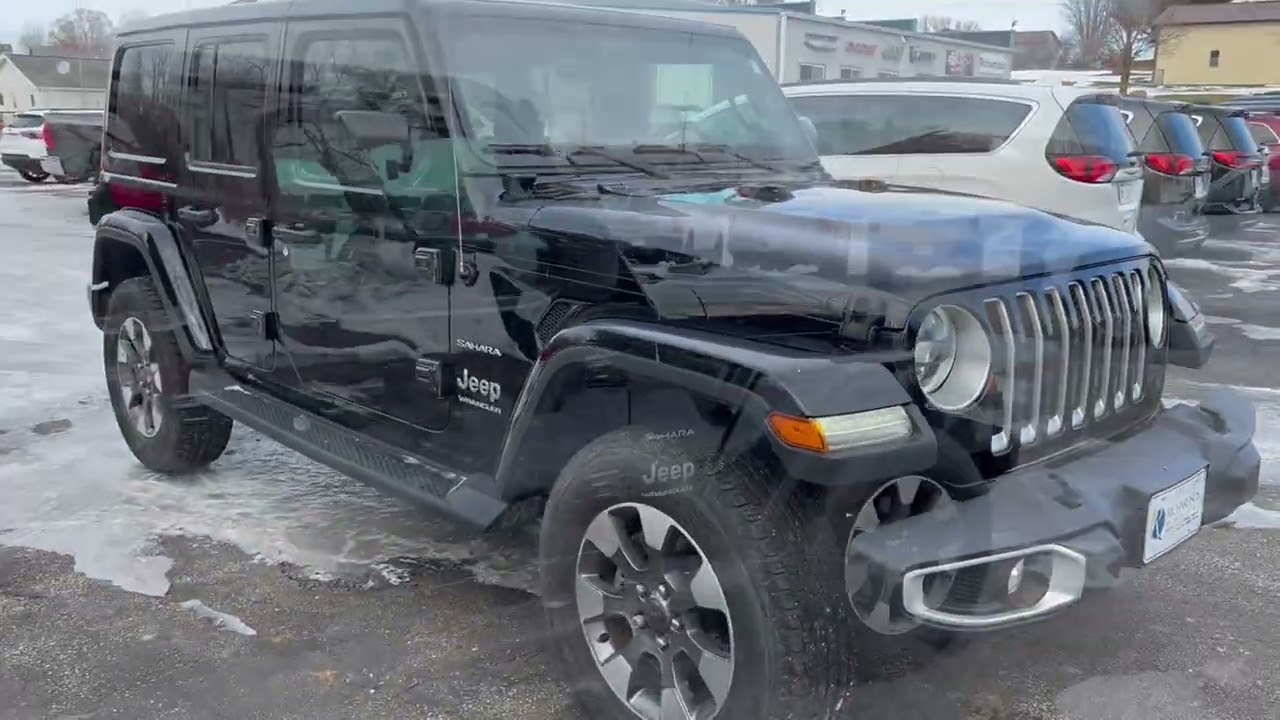 U 25 18 2023 Jeep Wrangler Sahara