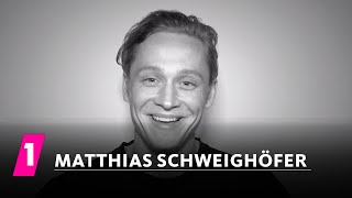 Matthias Schweighöfer im 1LIVE Fragenhagel | 1LIVE (English subtitles)