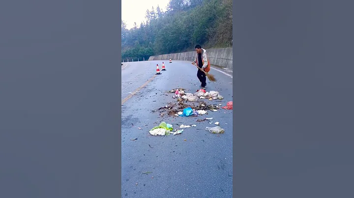 Clean Road Sign For Free  #floodcleanup#trending #cleaning #satisfying #short #shorts  #floodrescue