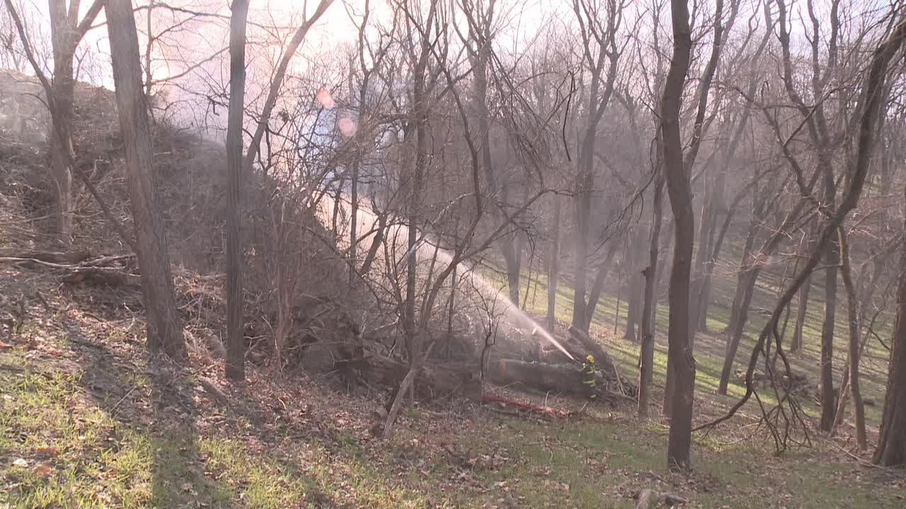 13Raw: Large fire at Laurel Hill Cemetery in Des Moines