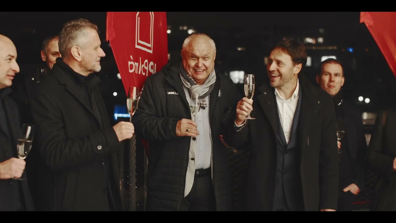 Slavnostní rozsvícení uměleckého díla a odhalení znaku města Polná na domě MyMozart  🏢