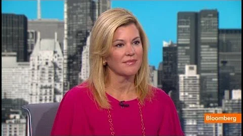 Meredith Whitney: 'Steady Beat Down' in Bank Jobs
