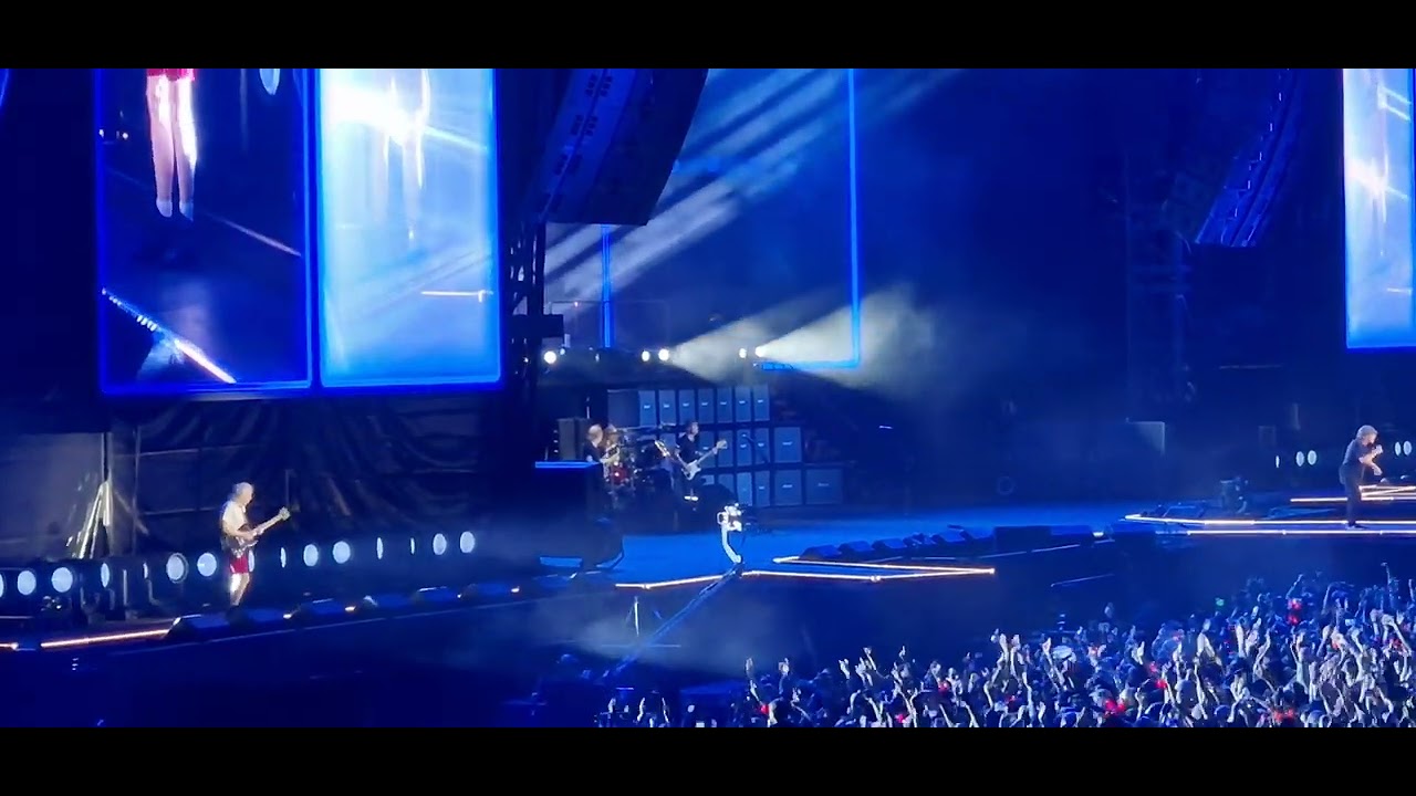 AC/DC POWER UP TOUR SEVILLA 2024 - YouTube