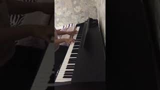 Ханшайым (Гадилбек Жанай) на пианино