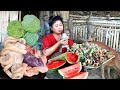 Woman three monkey Cooking pork intestines for dogs - Watermelon for Duck rabbit - Survival Skills