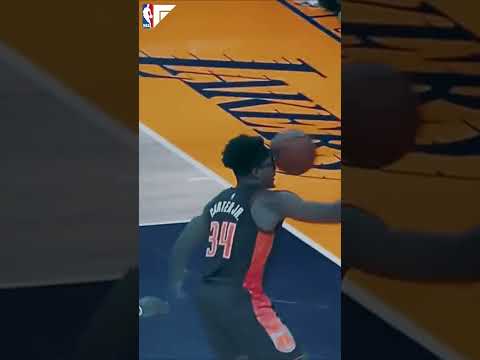 LeBron James 'GLASSES!'