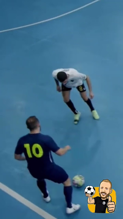 Best way to break down a defence in Futsal?
