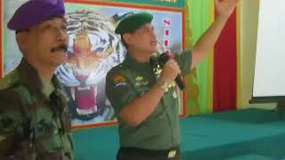 BRIGADIR JENDERAL TNI TRI YUNIARTO MEMBERI MATA KULIAH KEPADA SISWA RESIMEN MAHASISWA MAHAWARMAN