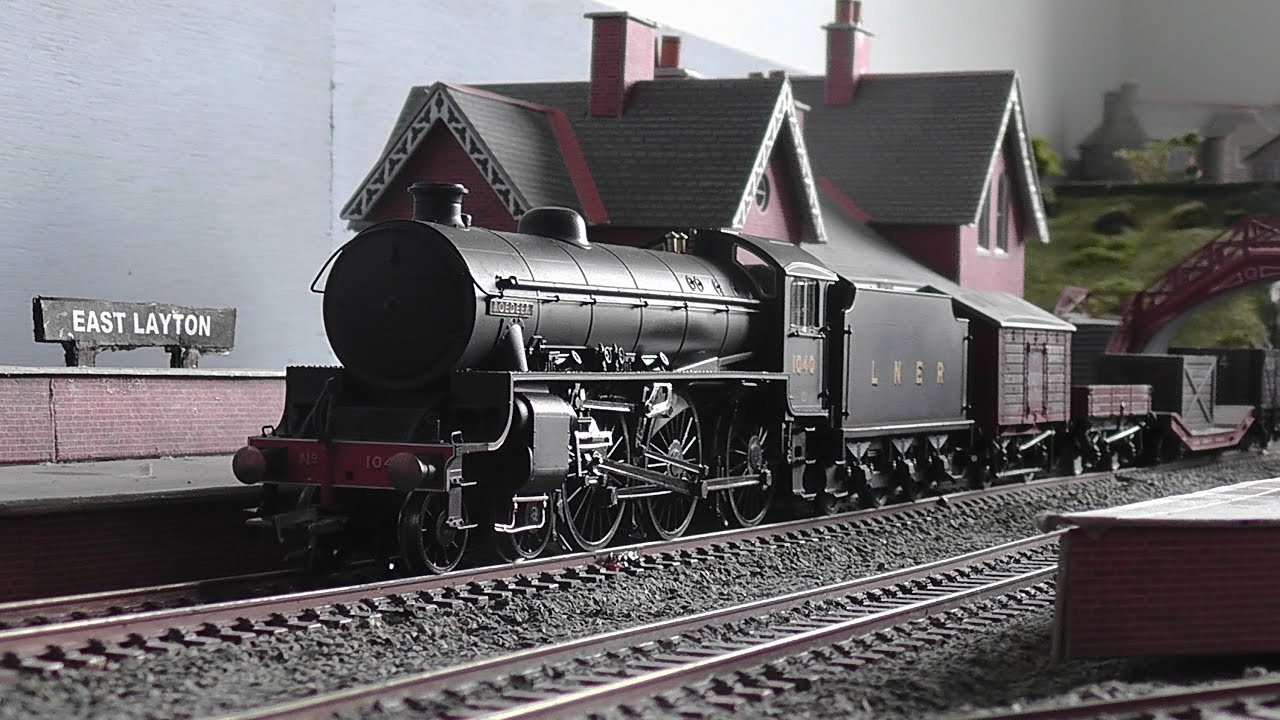 Summer Sunday Scenes: LNER Thompson B1 1040 'Roedeer' On An Unfitted Fast Freight - 19/07/2015 - YouTube