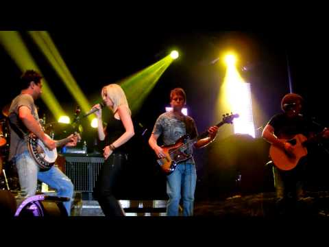 Kellie Pickler @ Hilton Field on Fort Jackson-Part...