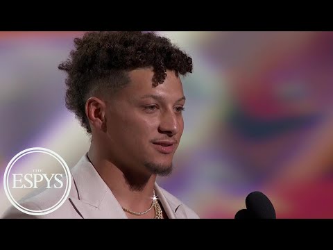 Patrick Mahomes thanks Chiefs teammates for making him ‘look good’ | 2023 ESPYS