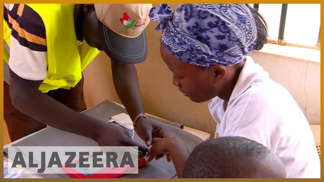🇰🇪 ناشطون يثيرون مخاوف بشأن الخصوصية في نظام القياسات الحيوية الجديد في كينيا | الجزيرة الإنجليزية