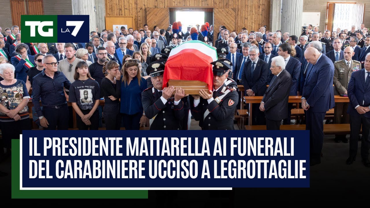 Il Presidente Mattarella ai funerali del carabiniere ucciso a Legrottaglie