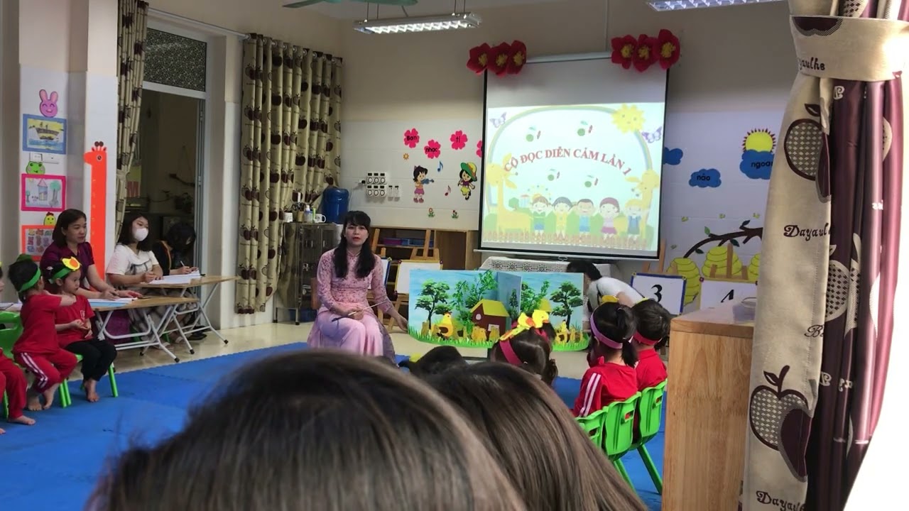 Dạy trẻ bài thơ ‘’ Đàn gà con”