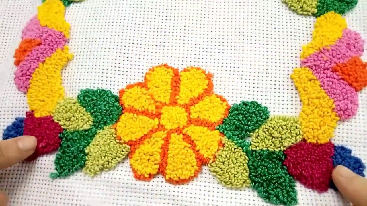 فكرة لمشروع  بأبرة النفاش والأبرة الشرقية علي الايتامينpunch needle