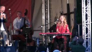 PERNILLA ANDERSSON 'Johnny Cash & Nina P' (live på Packmoppe turne 2009)
