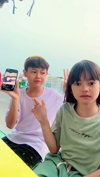 hayo awi ketawa sama Caca