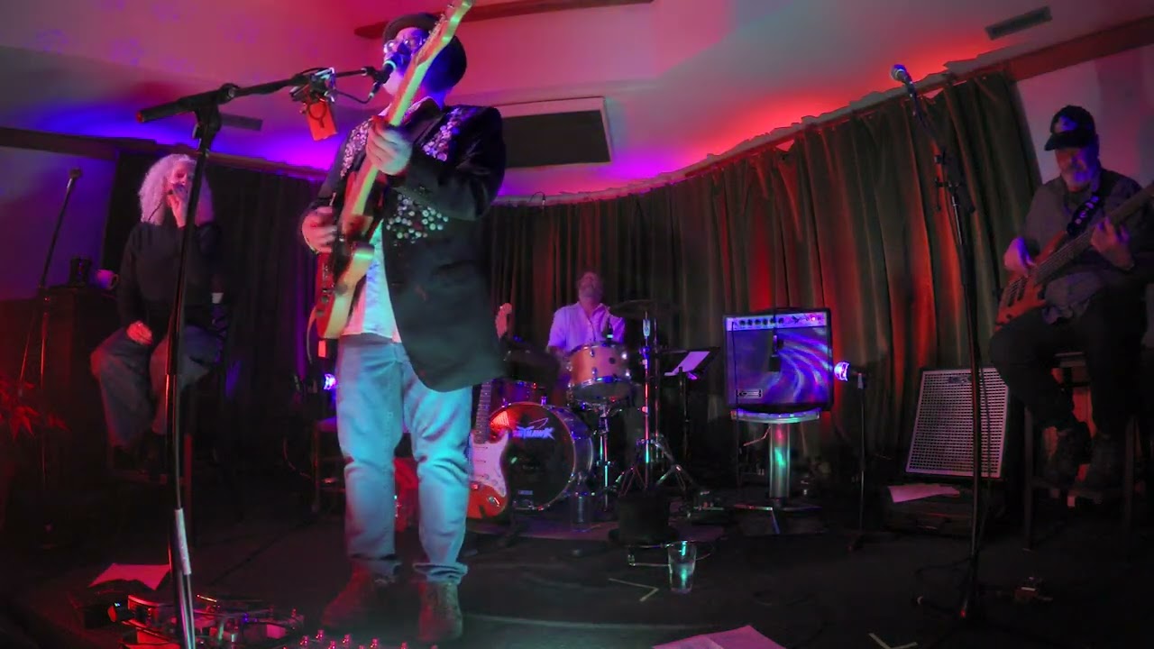 Kevin Bowers and Holy Wow live Long Haul @ Hotel Wolfe Island