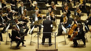 Malmö SymfoniOrkester - För musikälskare. Av musikälskare.
Nu släpper Malmö SymfoniOrkester programmet för säsongen 2018-19. Boka din konsertserie idag, få ett bättre pris och din egen plats i konsertsalen på Malmö Live! Malmö SymfoniOrkester - För musikälskare. Av musikälskare.