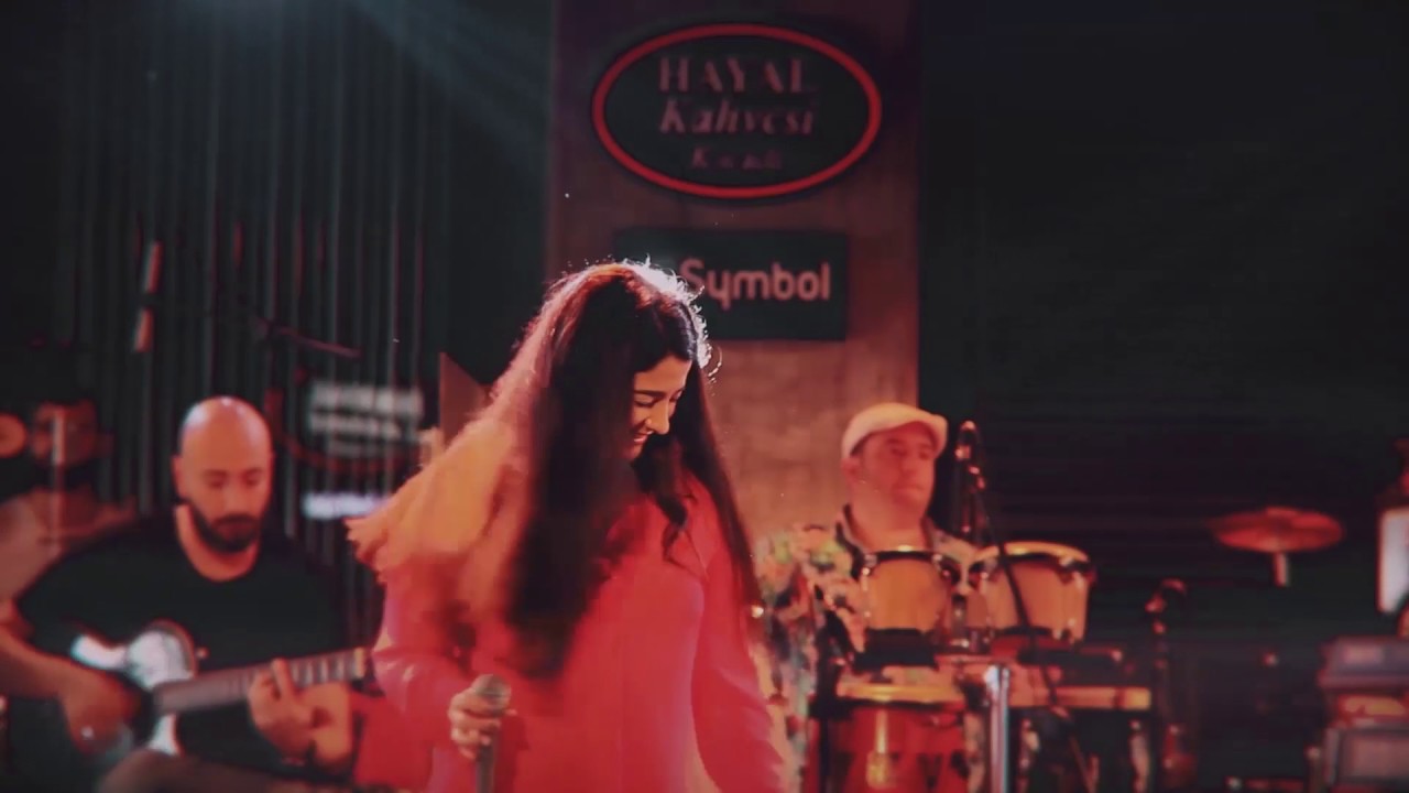 Gül Özgüner Altın - Aldatıldık (Hayal Kahvesi Canlı Performans)