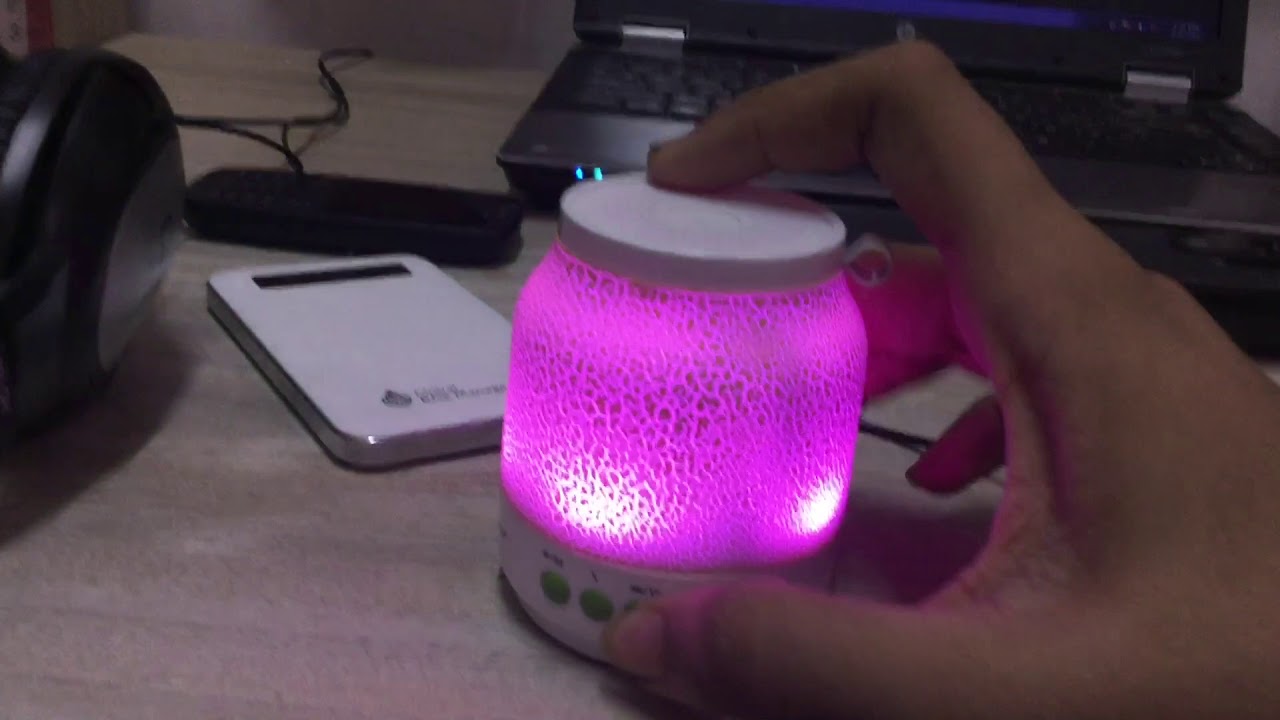 How to use a Y Splitter to connect 2 speakers - YouTube