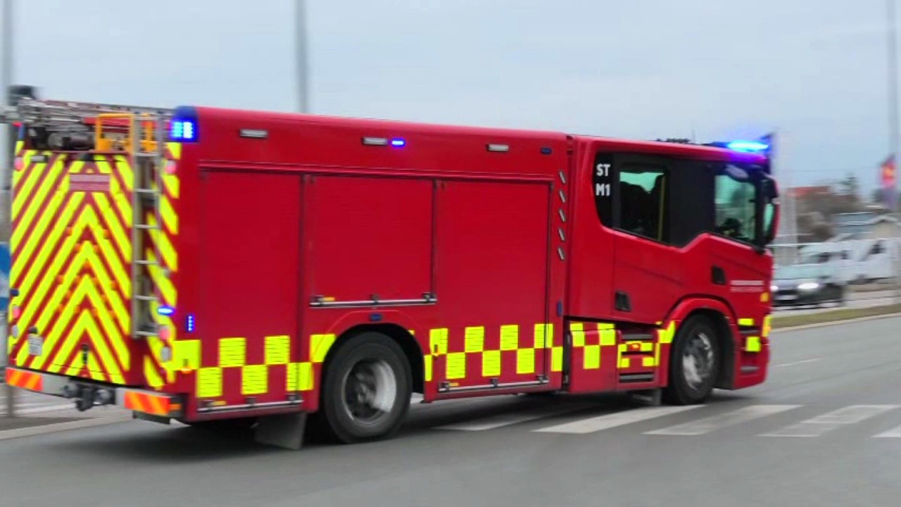 ST.STENLØSE (STM1) ABA frederiksborg brand & redning brandbil i udrykning Feuerwehr auf Einsatzfahrt