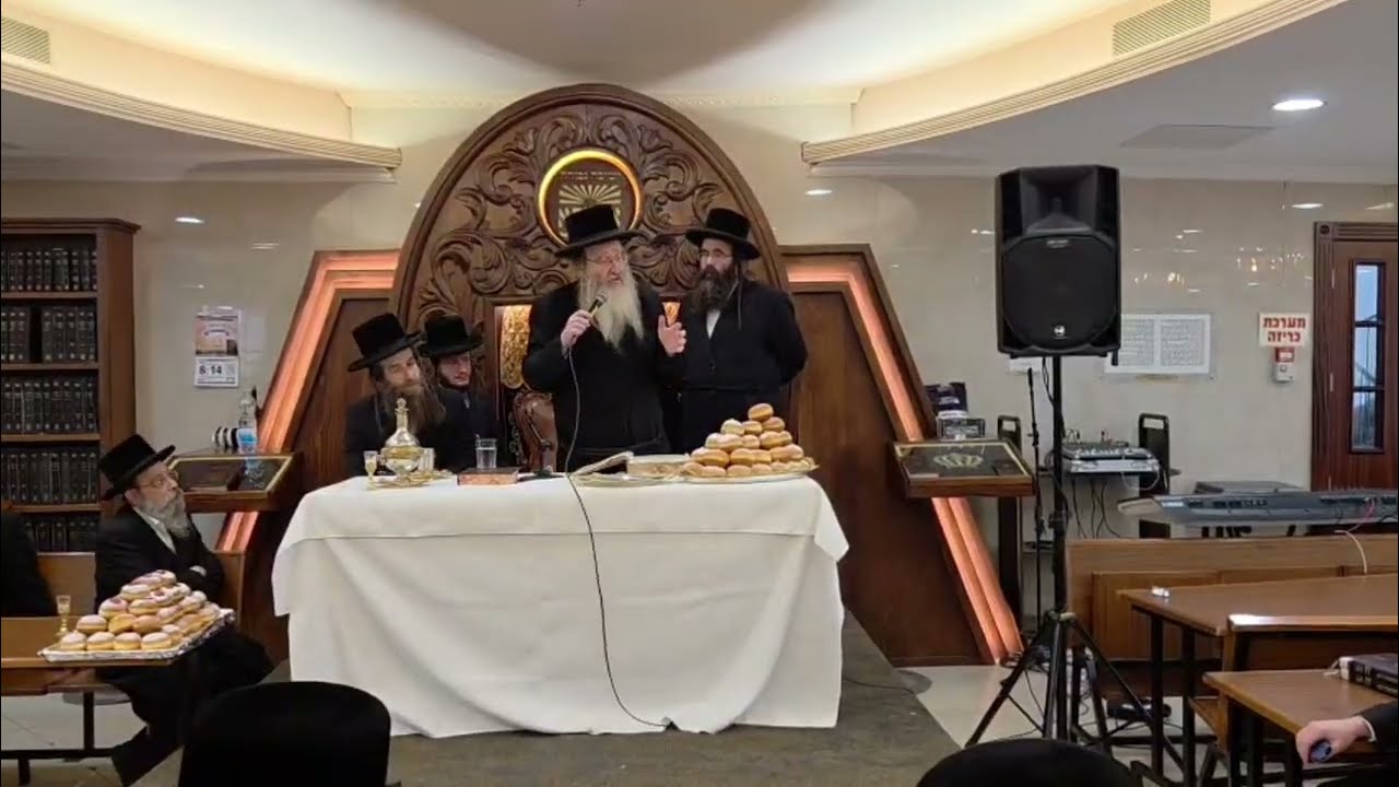 האדמו״ר מביאלה בביקור חיזוק בישיבת אורייתא לרגל ימי החנוכה