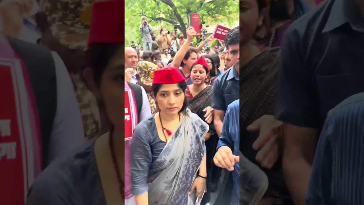 Priya Saroj Akhilesh Yadav Dimple Samajwadi Party India Alliance SIR Protest Delhi