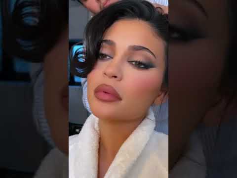 Video: Kylie Jenneri kosmeetika liin genereerib 400 miljonit dollarit aastas vastavalt tema ema