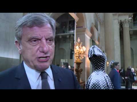 Vidéo: Dior Organise Un Spectacle Au Palais De Blenheim