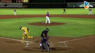20130922-2 CPBL 犀牛vs象 9下 被時速158km的快速K到可不是開玩笑的 張正偉還是先逃命再說