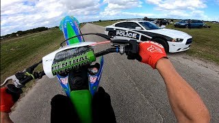 Bikers get chased by police, rip dank wheelies, and arrested watch as
cops attempt to pull over motorcycle riders dirtbike riders, the atv's
zoom...