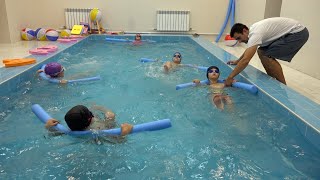 Как проходят тренировки в бассейне для малышей