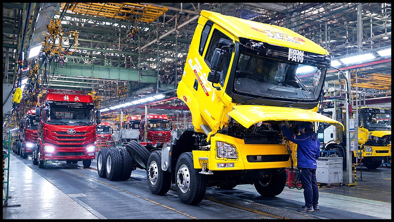 FAW Trucks Manufacturing Process! Amazing Heavy Trucks Factory!