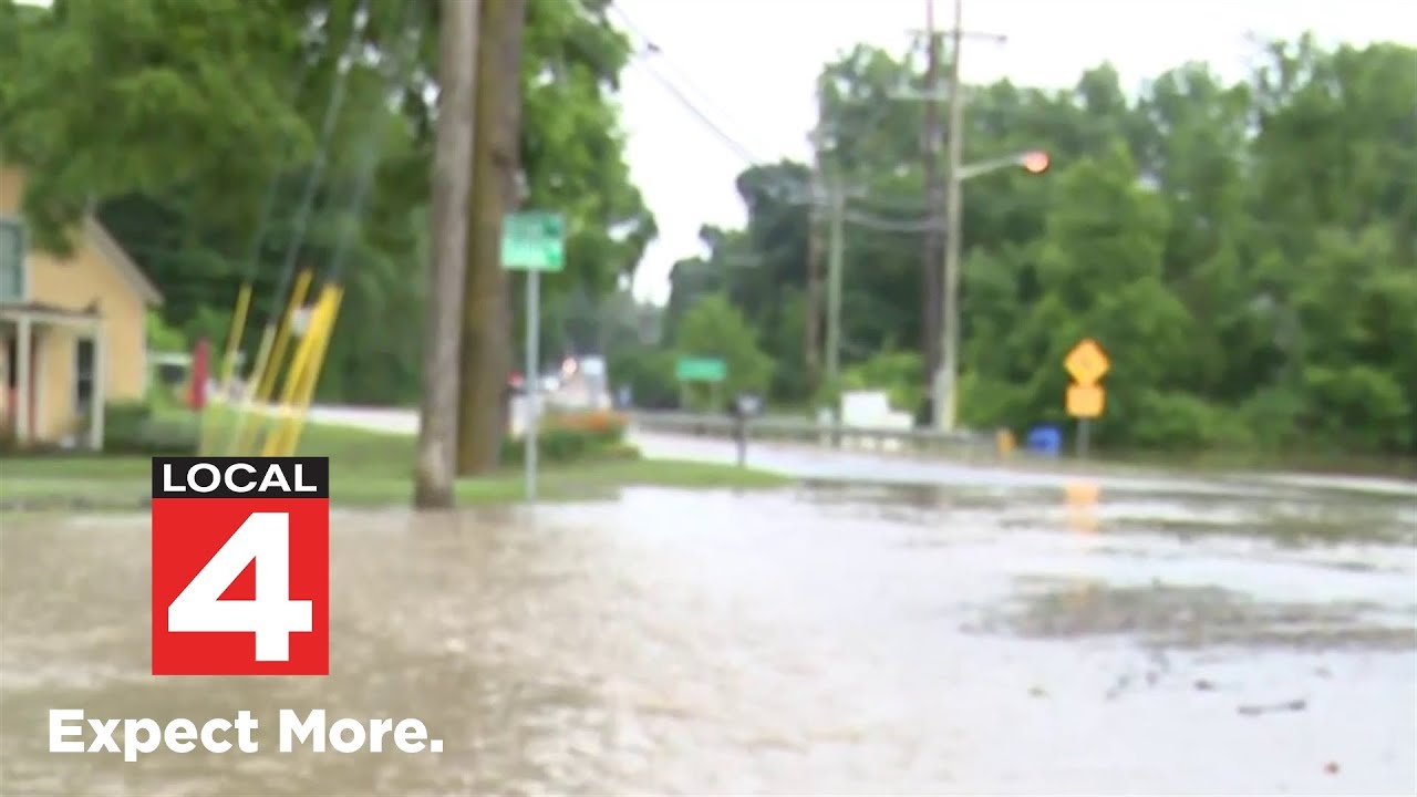 Flash flooding happens in Oakland Township as storms move through Southeast Michigan