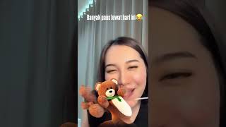 Banyak paus yang lewat hari ini ke Umi Stef 🤣