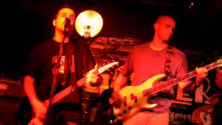 Video thumbnail of "BANDOGS - So lonely - Madrid, 16/04/2010"
