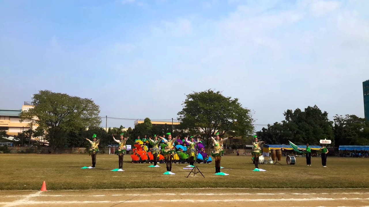 เชียร์หลีดเดอร์สีเขียวโรงเรียนบ้านสันโค้ง(เชียงรายจรูญราษฎร์)ปี58