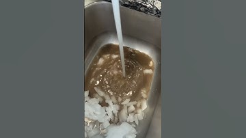 Smell coming from the sink? Add ice, hot water and vinegar 👍🏻