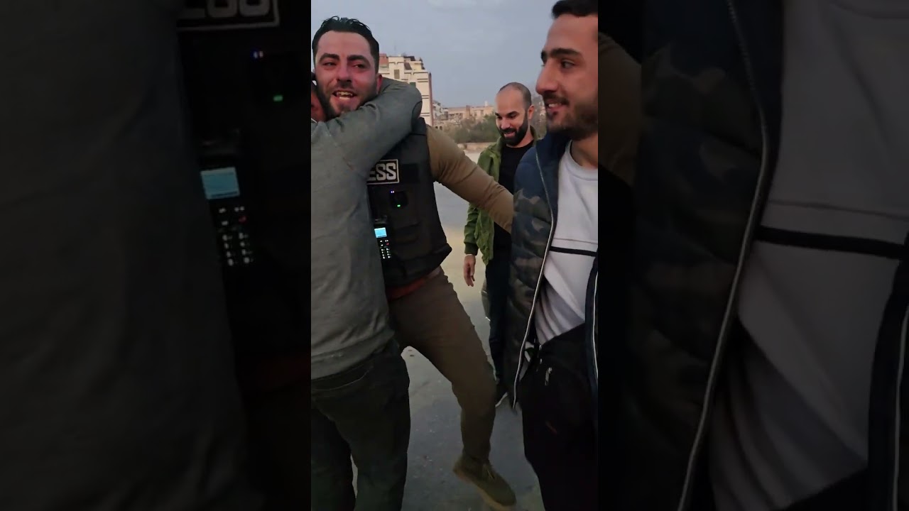 اللحظات الأولى لدخول مدينة حماة واستقبال أهالي مدينة حماة للثوار