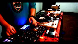 Dj Nutty Scratch FreeStyle v.4 *-* Turntable VS DDJ SR in the scratch *-*