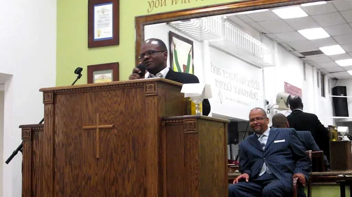 Bishop Robert Clemons Preaching At The Men & Women...