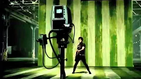 Green Day   American Idiot OFFICIAL VIDEO]