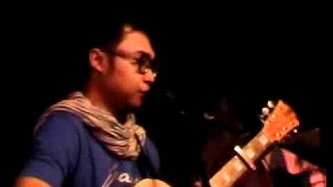 adhitia sofyan - secret live @ KYC sipil ugm 4juni 2011.flv