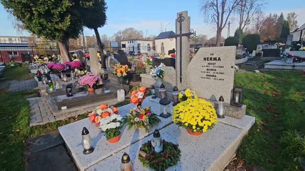 Cmentarz w Cieszynie Bobrek w dniu Wszystkich Świętych 01.11.2025