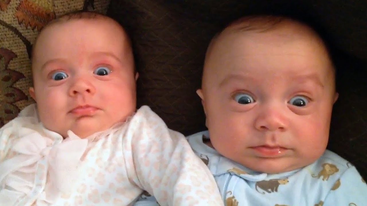 Les Bebes Jumeaux Les Plus Mignons Jamais Youtube