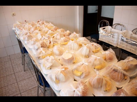Cantina „Sfântul Nicolae” a Centrului Eparhial oferă hrană zilnic persoanelor nevoiașe